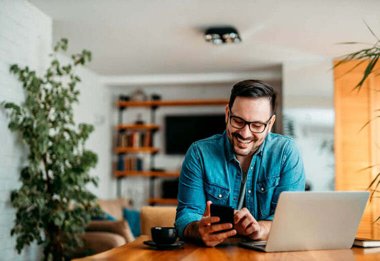 Videos show SpaceX’s Dragon capsule as it returns to Earth